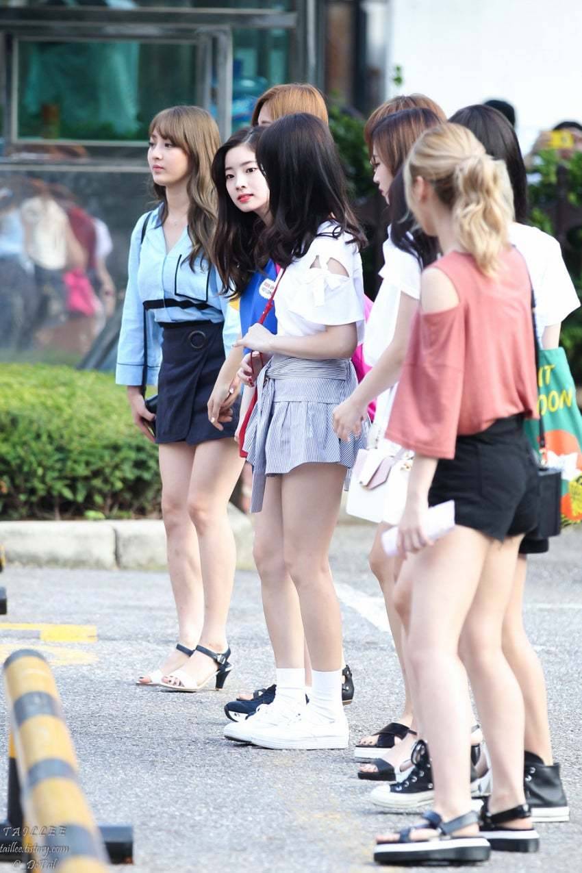 트와이스 뮤직뱅크 출근길 | 인스티즈