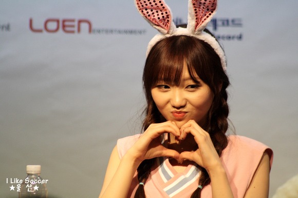 160529 러블리즈 부산 사인회 표정부자 빵떡이 직찍.jpg | 인스티즈