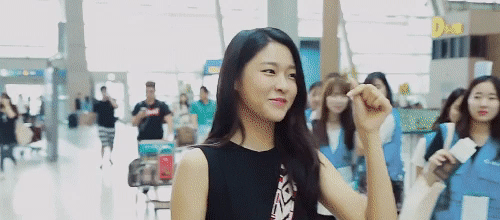 실제로 가까이서 아이돌을 봤을때.gif | 인스티즈