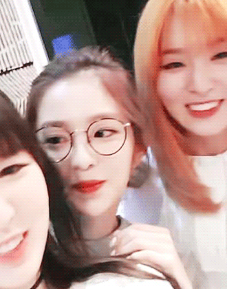 안경도 잘 어울리는 아이린 | 인스티즈