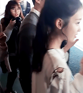 금요일엔 아이유.gif | 인스티즈