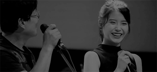 금요일엔 아이유.gif | 인스티즈