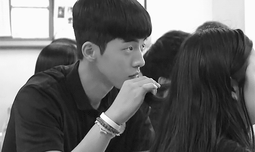 요즘 여고생, 여대생들 사이에서 인기많은 남자 연예인 2명.jpg | 인스티즈