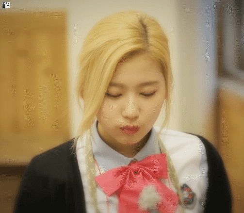 사나 먹방짤.gif | 인스티즈