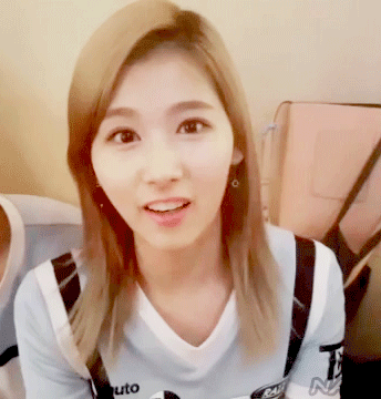 [트와이스] V앱에서 엉덩이 발음하는 사나 | 인스티즈