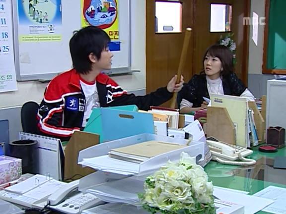 [거침없이하이킥] 학생들 제압하려다가 망신만 당하는 서선생ㅋㅋㅋㅋㅋ.jpg | 인스티즈