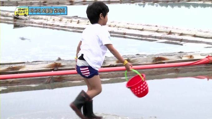 [아빠어디가] 무심한듯 하지만 알고보면 세심한 준수의 배려심.jpg | 인스티즈