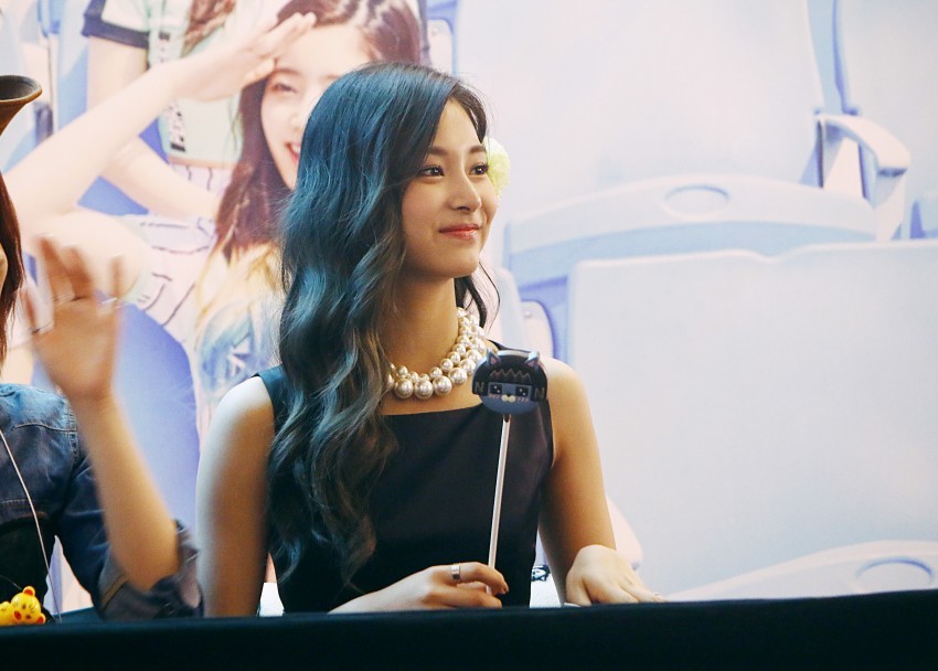 [트와이스] 갈수록 더더욱 이뻐지는 쯔위 움짤들.gif | 인스티즈