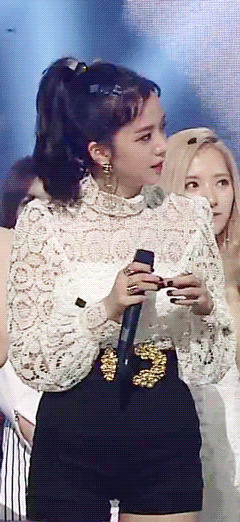 [블랙핑크] 먼가 소심 쭈구리같은 지수 움짤.gif | 인스티즈