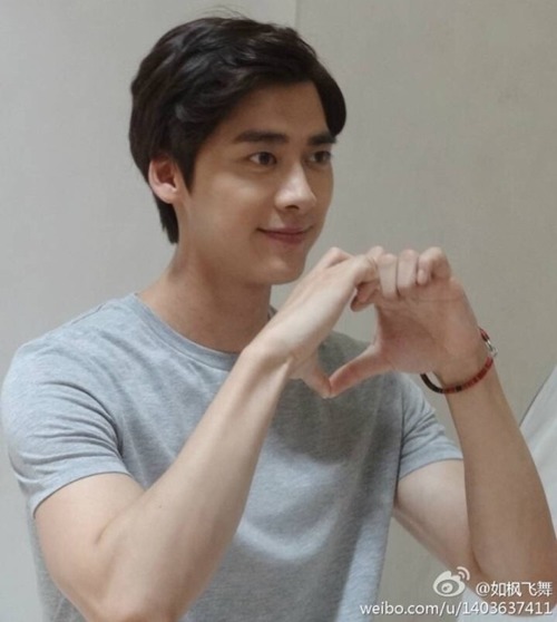 [이역봉] 촌스럽던 대륙 배우가 한국 스타일리스트의 손을 거친 후.. | 인스티즈