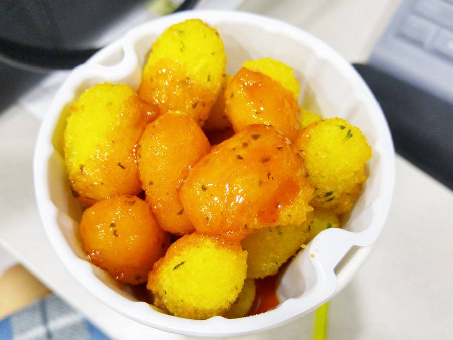 [맘스터치] 맘스터치에서 감자튀김 말고도 꽤 괜찮다고 생각되는 사이드메뉴인 고구마치즈볼.jpg | 인스티즈