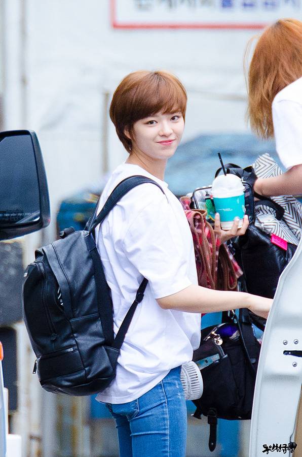 [트와이스] 정연 인기가요 출퇴근 | 인스티즈