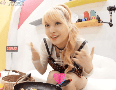 모모 움짤 + 팬아트 하나 | 인스티즈