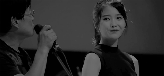 금요일엔 아이유.gif | 인스티즈