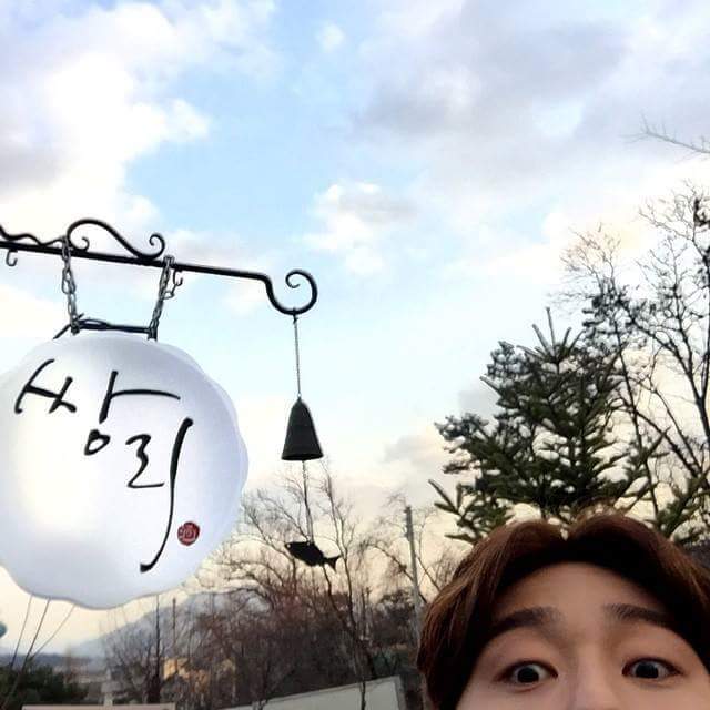 요즘 여고생, 여대생들 사이에서 인기많은 남자 연예인 2명.jpg | 인스티즈