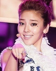 갸륵한 표정으로 화제됐던 여자연예인 세명 | 인스티즈