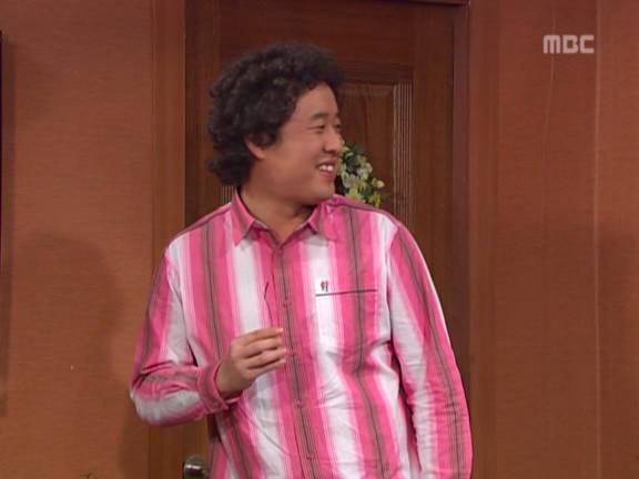 [거침없이하이킥] 순재에게 똥침당한 효자 준하.jpg | 인스티즈