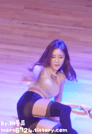 일단 분위기가 엄청 섹쉬한 아이돌 | 인스티즈