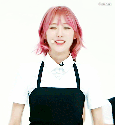 우주소녀에서 쪼꼬미를 맡고있는 멤버.jpgif | 인스티즈