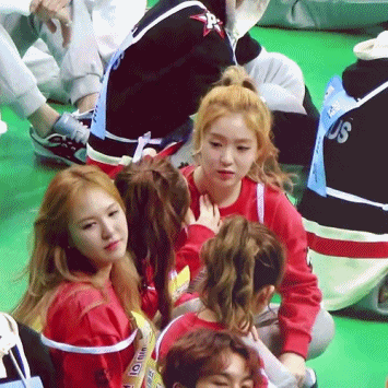 엄청 잘 놀라는 아이린.gif | 인스티즈