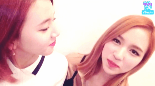 [트와이스] 미나의 취미생활이 들켜버림.. | 인스티즈