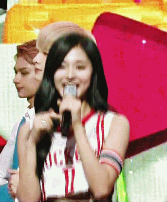 [트와이스] 갈수록 더더욱 이뻐지는 쯔위 움짤들.gif | 인스티즈