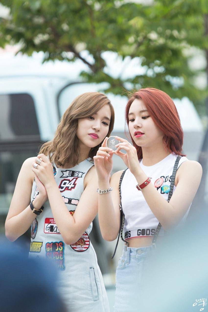 [트와이스] 대표 케미 미챙(미나+채영) 달달한 분위기 짤들.gif | 인스티즈