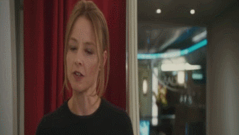 어떤 애기 어머님이 딸이 없어졌다고 비행기에서 난동을 부리시는 거에요.gif | 인스티즈