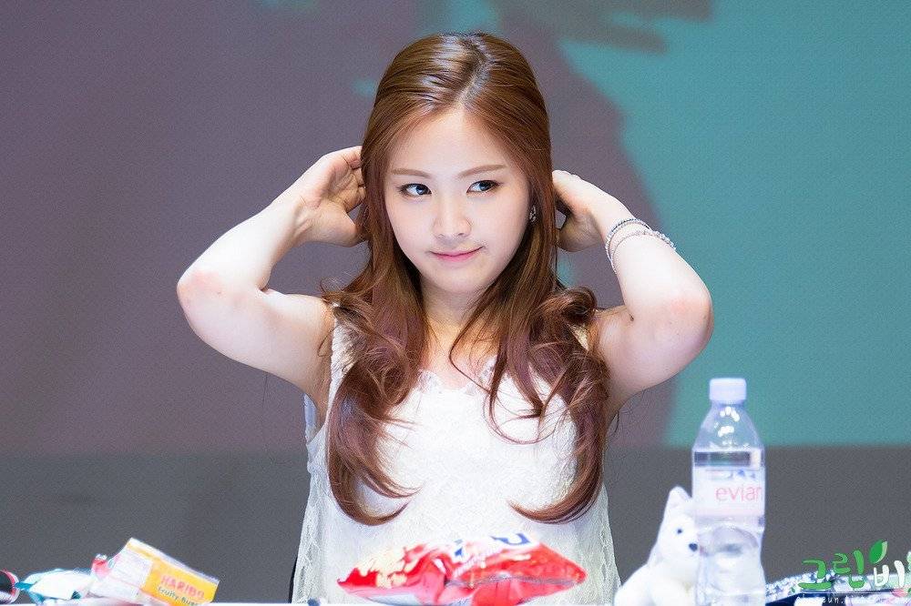 손나은 겨드랑이 | 인스티즈