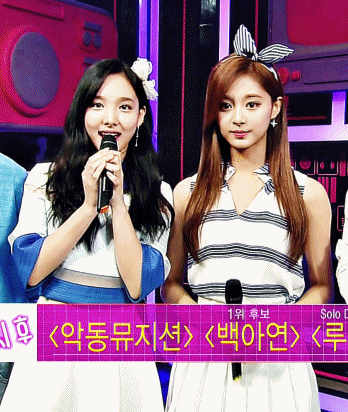 [트와이스] 같이 MC봤었던 나연-쯔위 움짤 모음.gif | 인스티즈