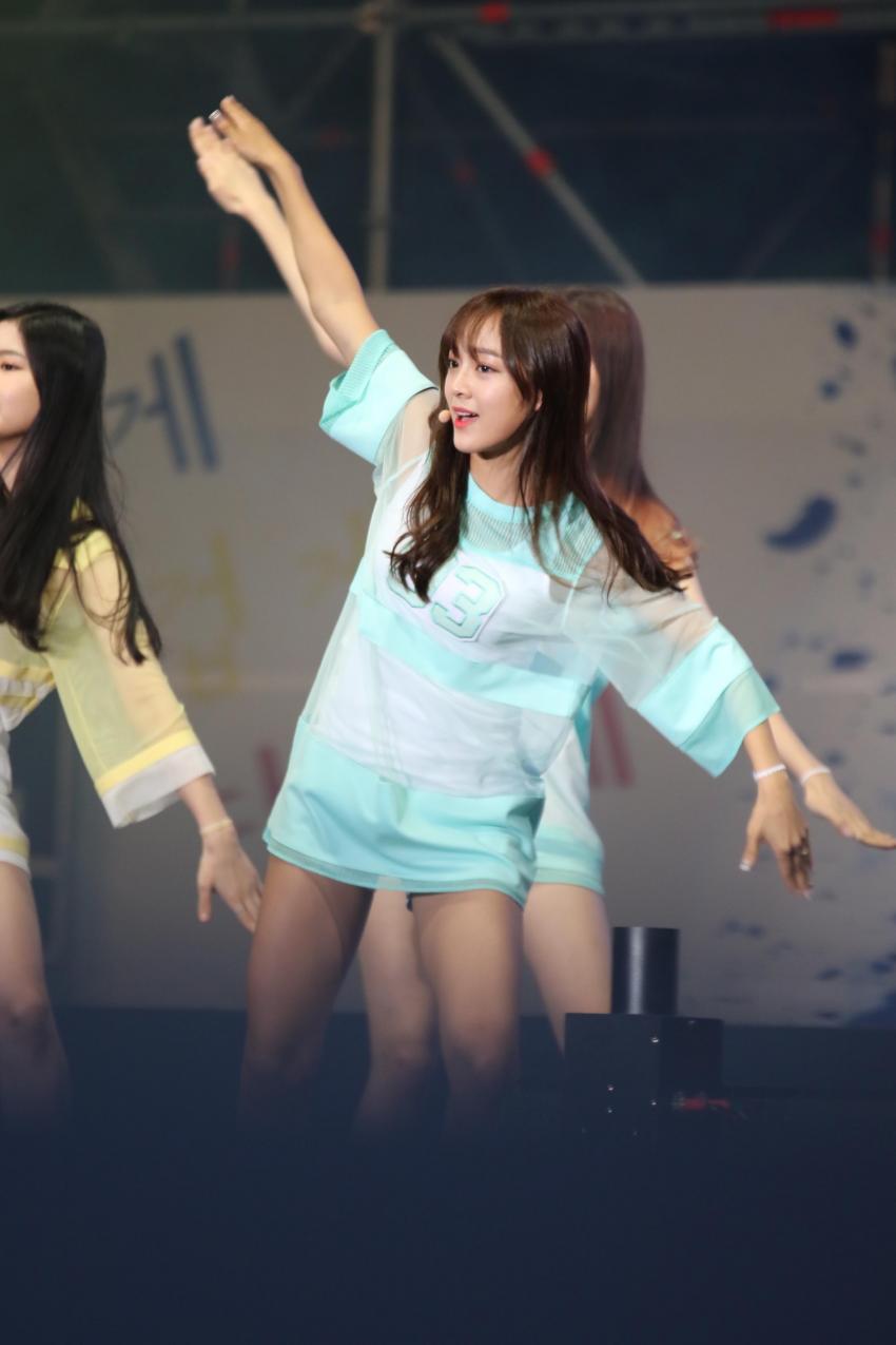 오늘자 넘 예쁜 세정이 ㄷ.jpg | 인스티즈