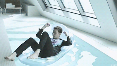 요즘 여고생, 여대생들 사이에서 인기많은 남자 연예인 2명.jpg | 인스티즈