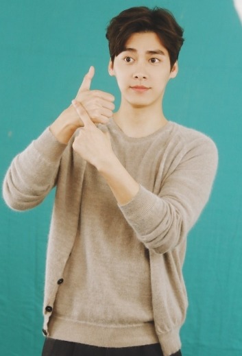 [이역봉] 촌스럽던 대륙 배우가 한국 스타일리스트의 손을 거친 후.. | 인스티즈