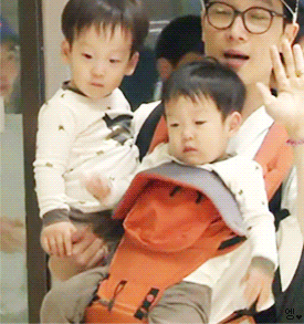 [슈퍼맨이돌아왔다] 급격히 힘내고 있는 서준이 엄마아빠의 유전자 | 인스티즈