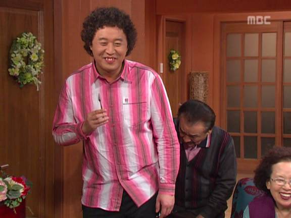 [거침없이하이킥] 순재에게 똥침당한 효자 준하.jpg | 인스티즈