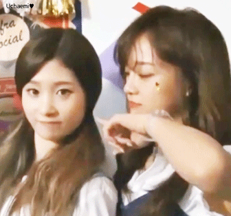 앨범 자켓 찍는 아이오아이 정채연 | 인스티즈