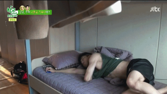 요즘 여고생, 여대생들 사이에서 인기많은 남자 연예인 2명.jpg | 인스티즈