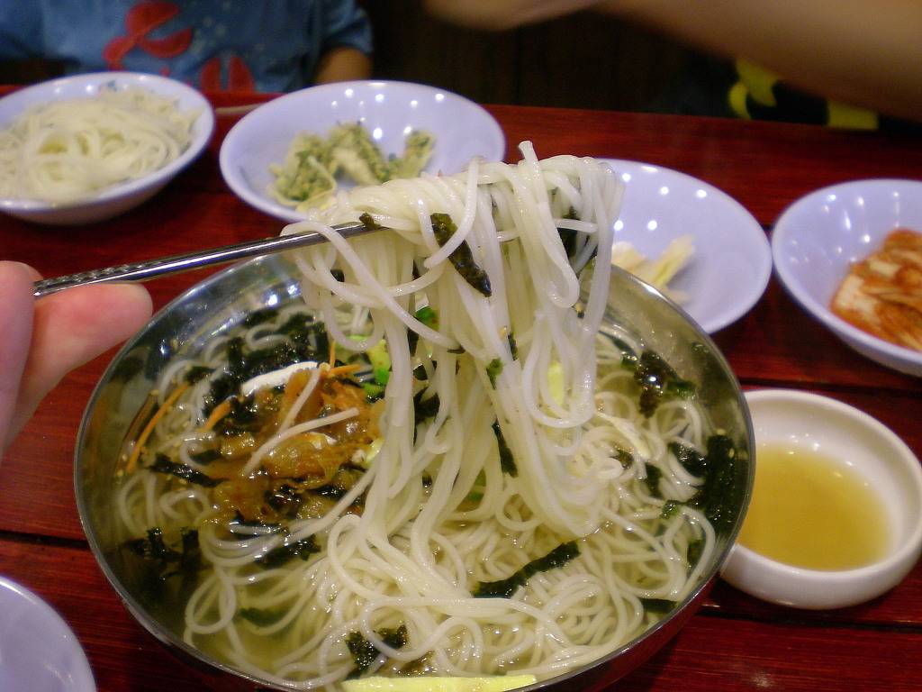 국수 먹기의 달인 | 인스티즈