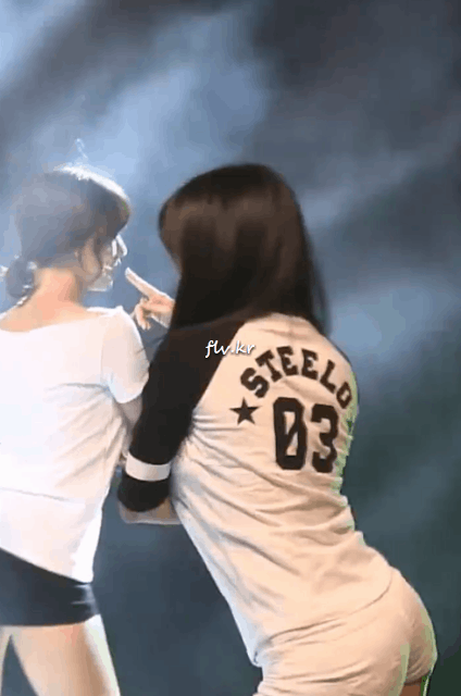 남성들 취향 저격 하는 여자아이돌 몸매.jpgif | 인스티즈