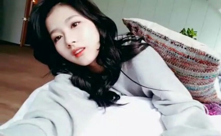 트와이스 사나 머리카락으로 동굴탐험 | 인스티즈