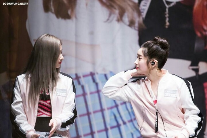 [트와이스] 코랑 이마가 예술인 두부 다현 | 인스티즈