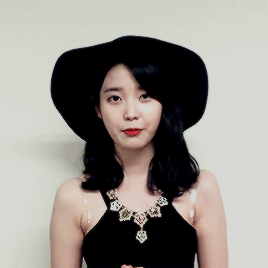 아이유 "오늘 하루도 화이팅!".gif | 인스티즈