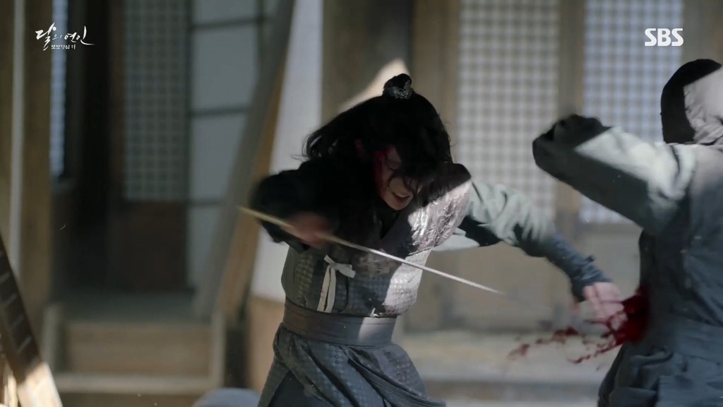 [달의연인] 이준기 아이유 새드라마 스케일.jpgif | 인스티즈