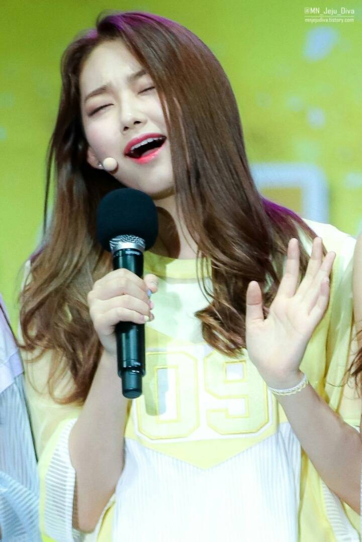 어제자 행사에서 강미나 미모 | 인스티즈