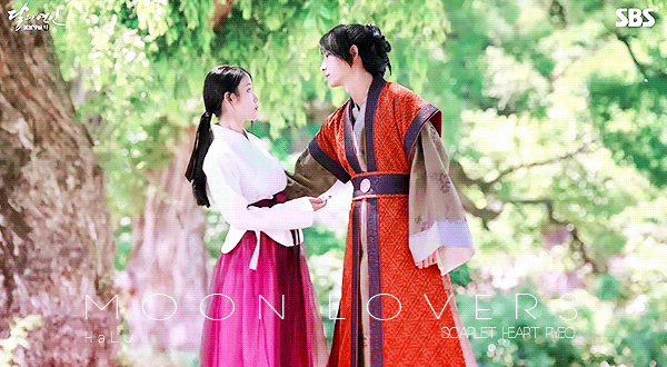 달의 연인(보보경심) 이준기 아이유 키스씬.gif | 인스티즈