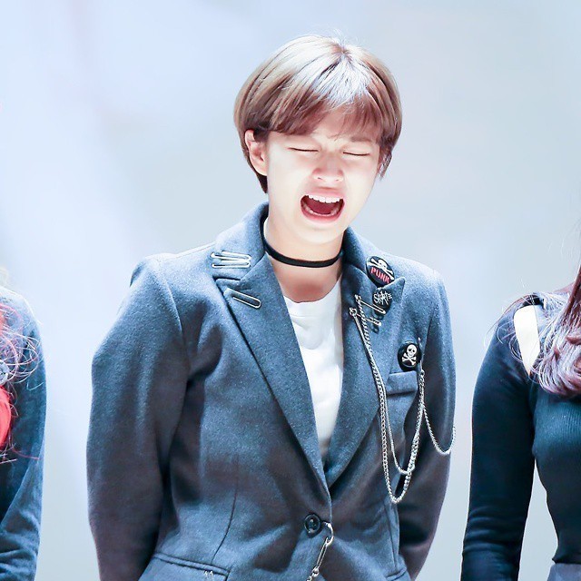 얼굴 막 쓰는 유정연 모음.gif | 인스티즈