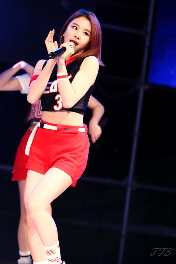 야 손채영 쩔지않냐? | 인스티즈