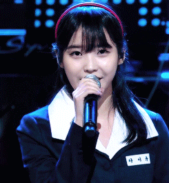 교복입은 아이유.gif | 인스티즈