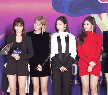 서로 견제하는 나연 모모 | 인스티즈