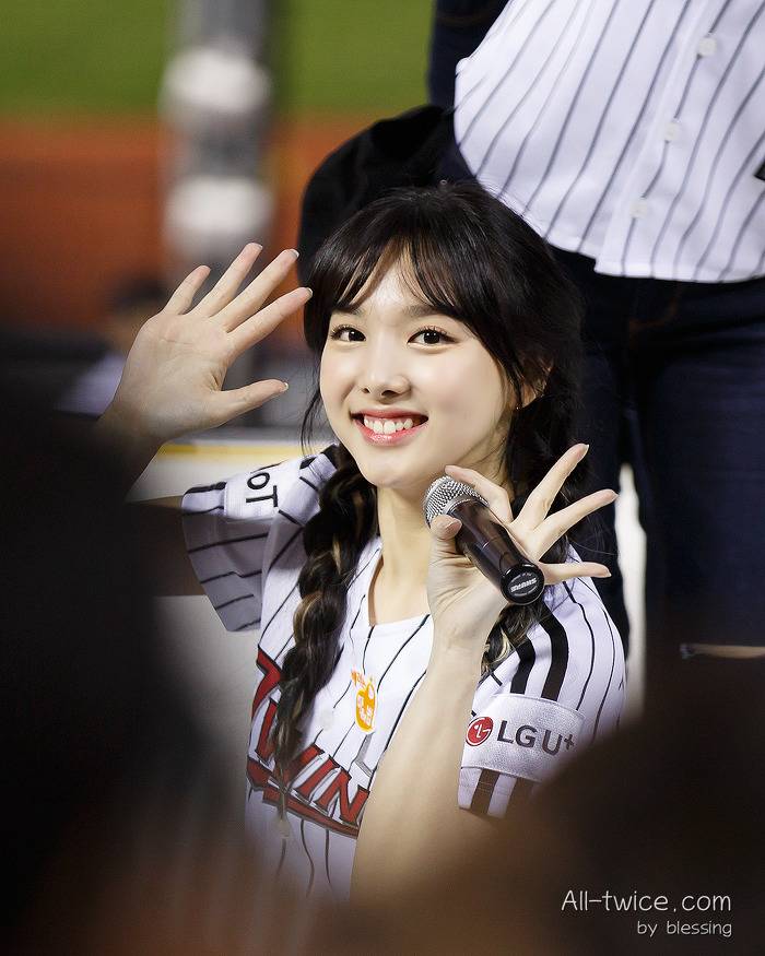 트와이스 맏내 나연 | 인스티즈